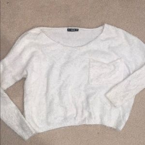 Fuzzy white cropped sweater